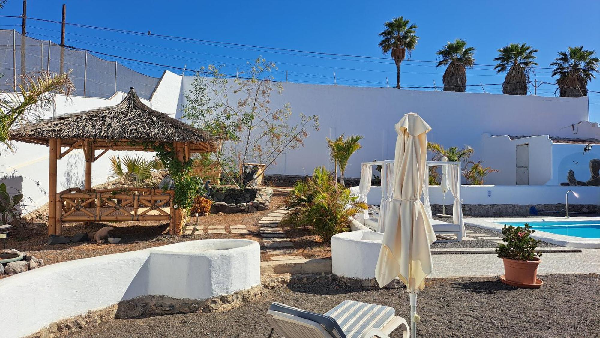 Inviting 1-bedroom House 'esquina' Vistamar Apartment